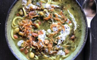 Persian Noodle soup Aash reshteh is a good source of resistant starch | BeatsEats.com